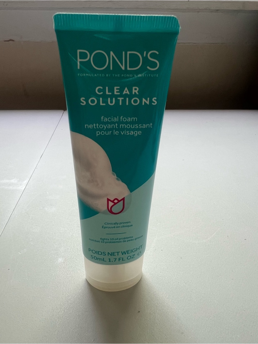 Pond's Clear Solution, Foaming Face Wash